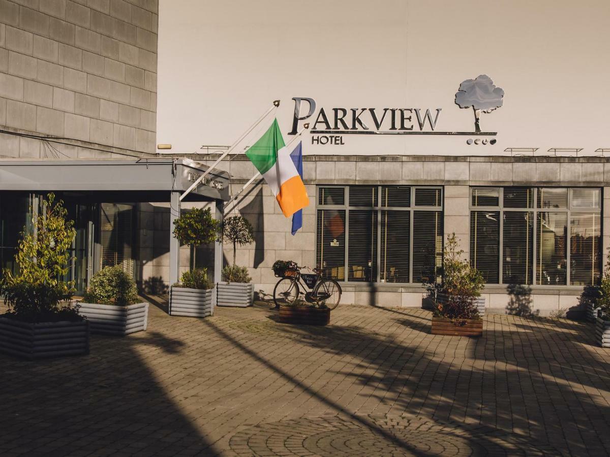 The Parkview Hotel Newtown Mount Kennedy Exterior foto
